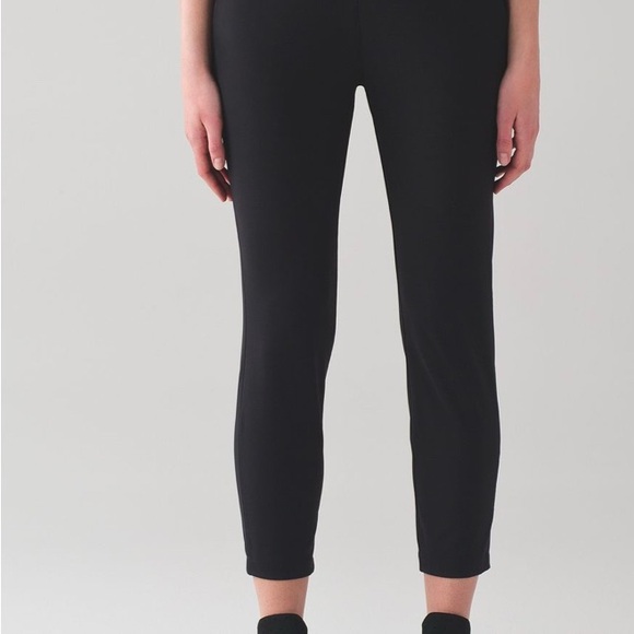 Lululemon on the fly 28’. Excellent condition. Luxtreme stretch, 8 - Picture 3 of 10